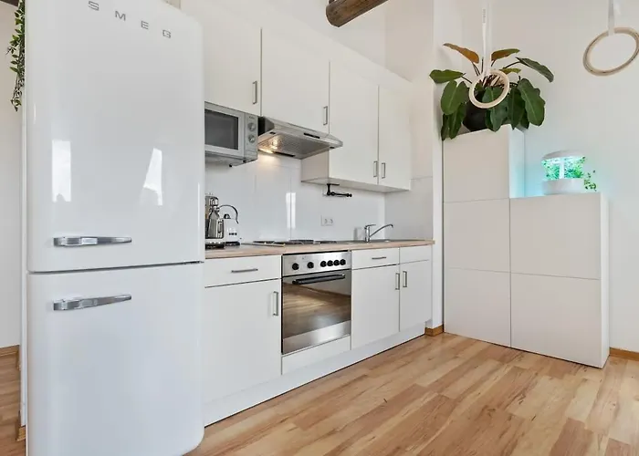 Modern 1-bedroom Near Train Station & Old Town Luxemburg