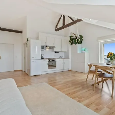 Modern 1-bedroom Near Train Station & Old Town 卢森堡