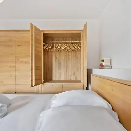 아파트 Modern 1-bedroom Near Train Station & Old Town *