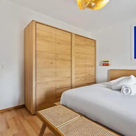 Modern 1-bedroom Near Train Station & Old Town *