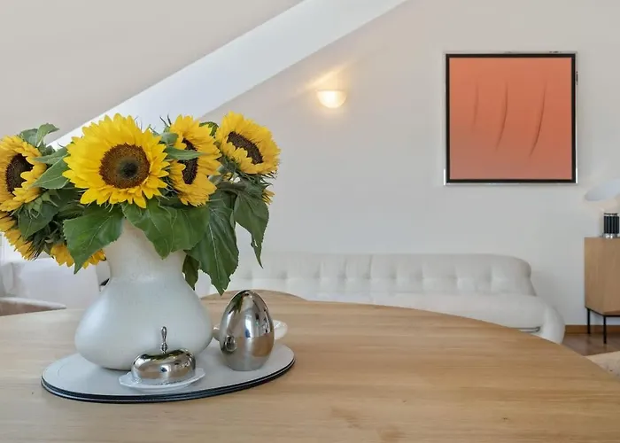 Modern 1-bedroom Near Train Station & Old Town Luksemburg