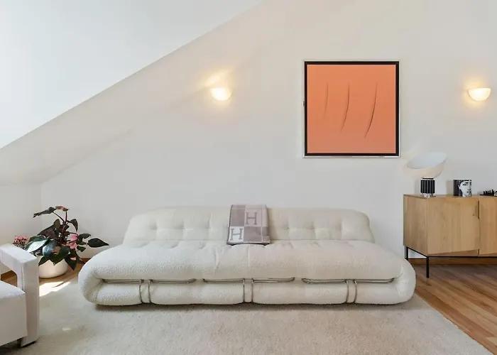 Modern 1-bedroom Near Train Station & Old Town Luksemburg