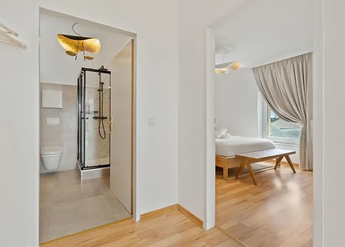 Modern 1-bedroom Near Train Station & Old Town Διαμέρισμα